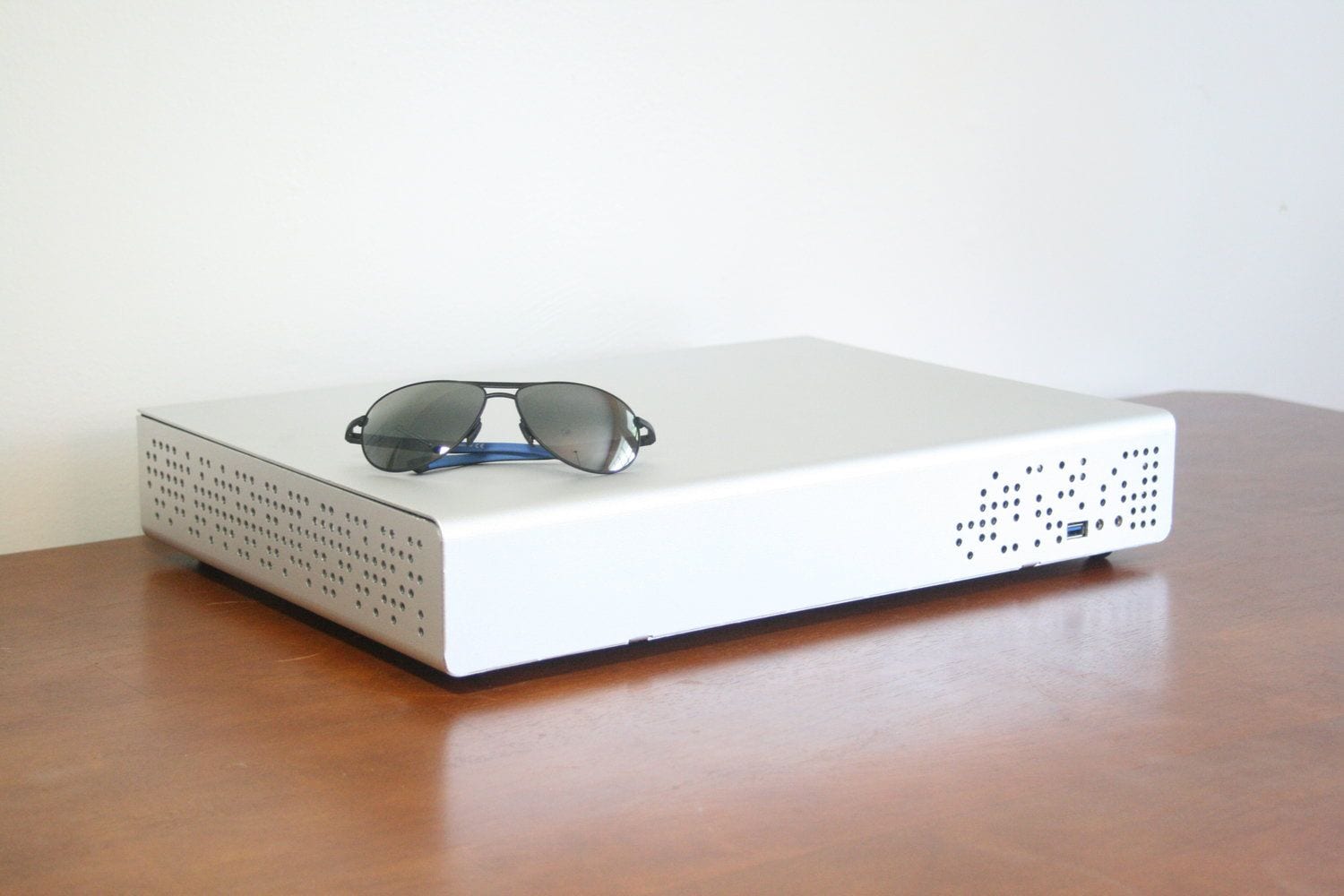 !nverse, un chasis mini-ITX que puede albergar gráficas gaming y refrigeración liquida nverse indiegogo - !nverse, un chasis mini-ITX que puede albergar gráficas gaming y refrigeración liquida