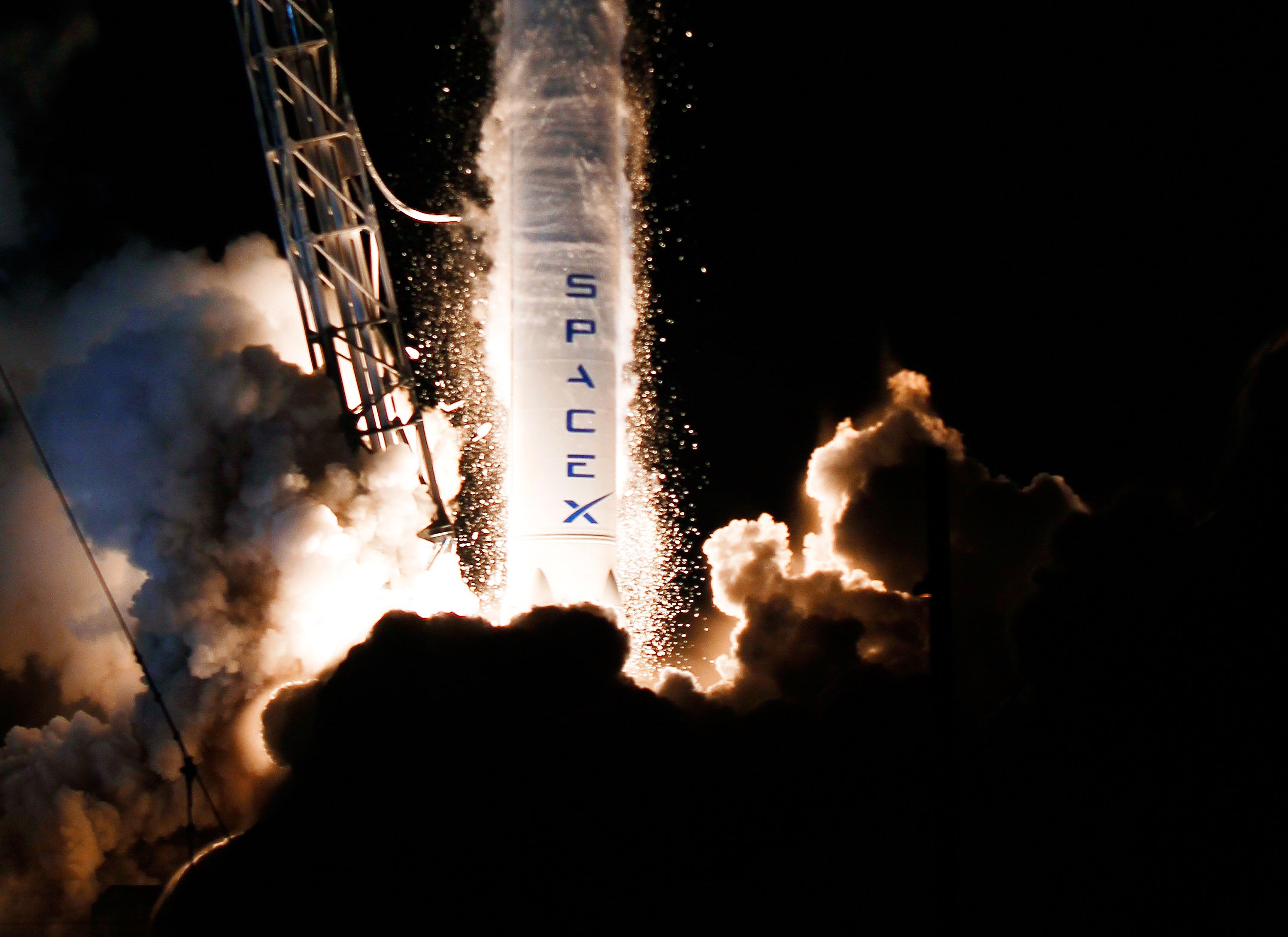 SpaceX necesitara un permiso especial del NOAA para poder transmitir sus lanzamientos spacex - SpaceX necesitara un permiso especial del NOAA para poder transmitir sus lanzamientos