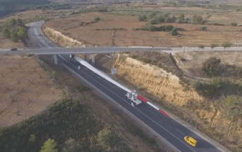 Así se transporta una pala de aerogenerador de 73.5 metros, por Castellón pala aerogenerador 351x221 - Así se transporta una pala de aerogenerador de 73.5 metros, por Castellón