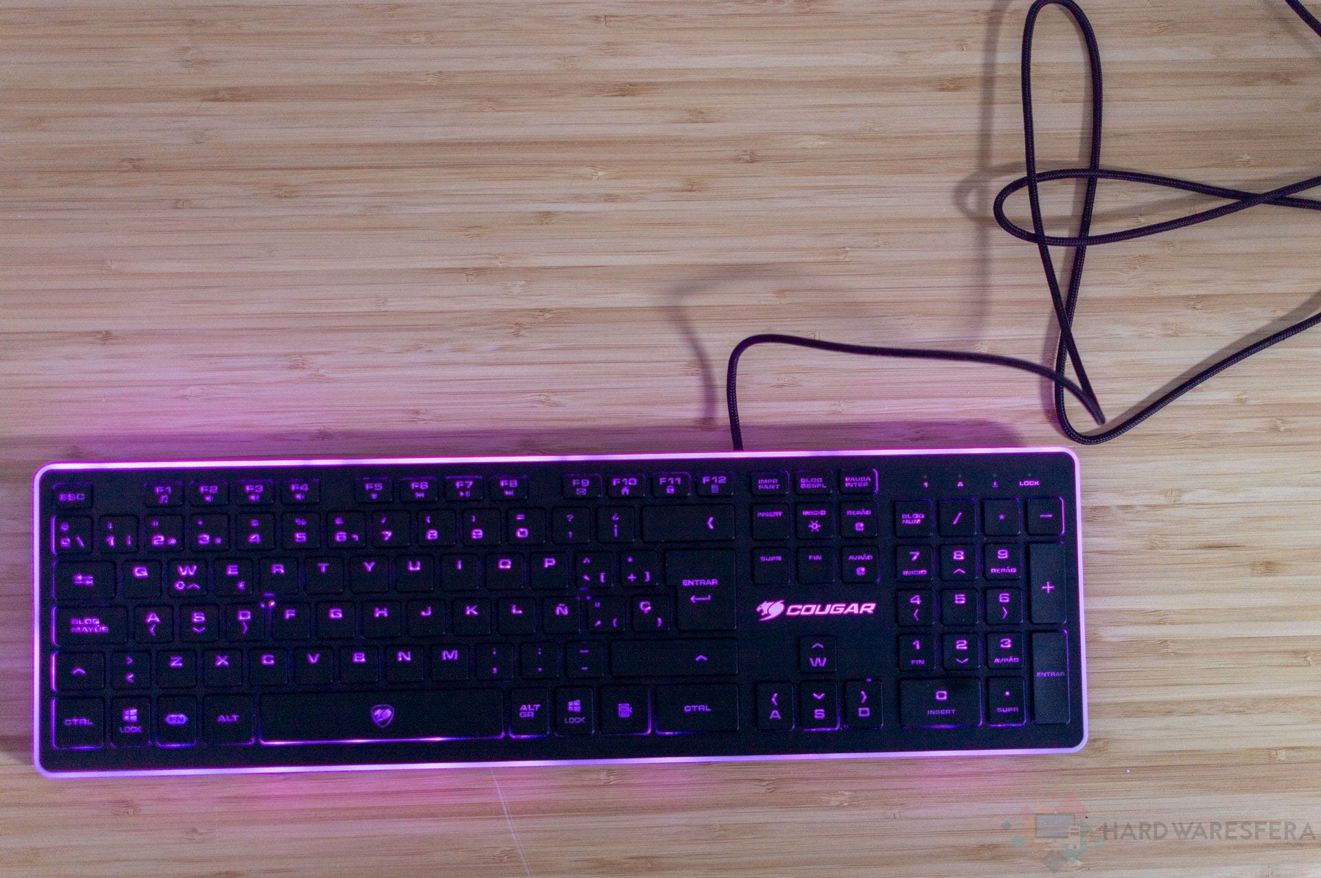 cougar vantar rgb rosa