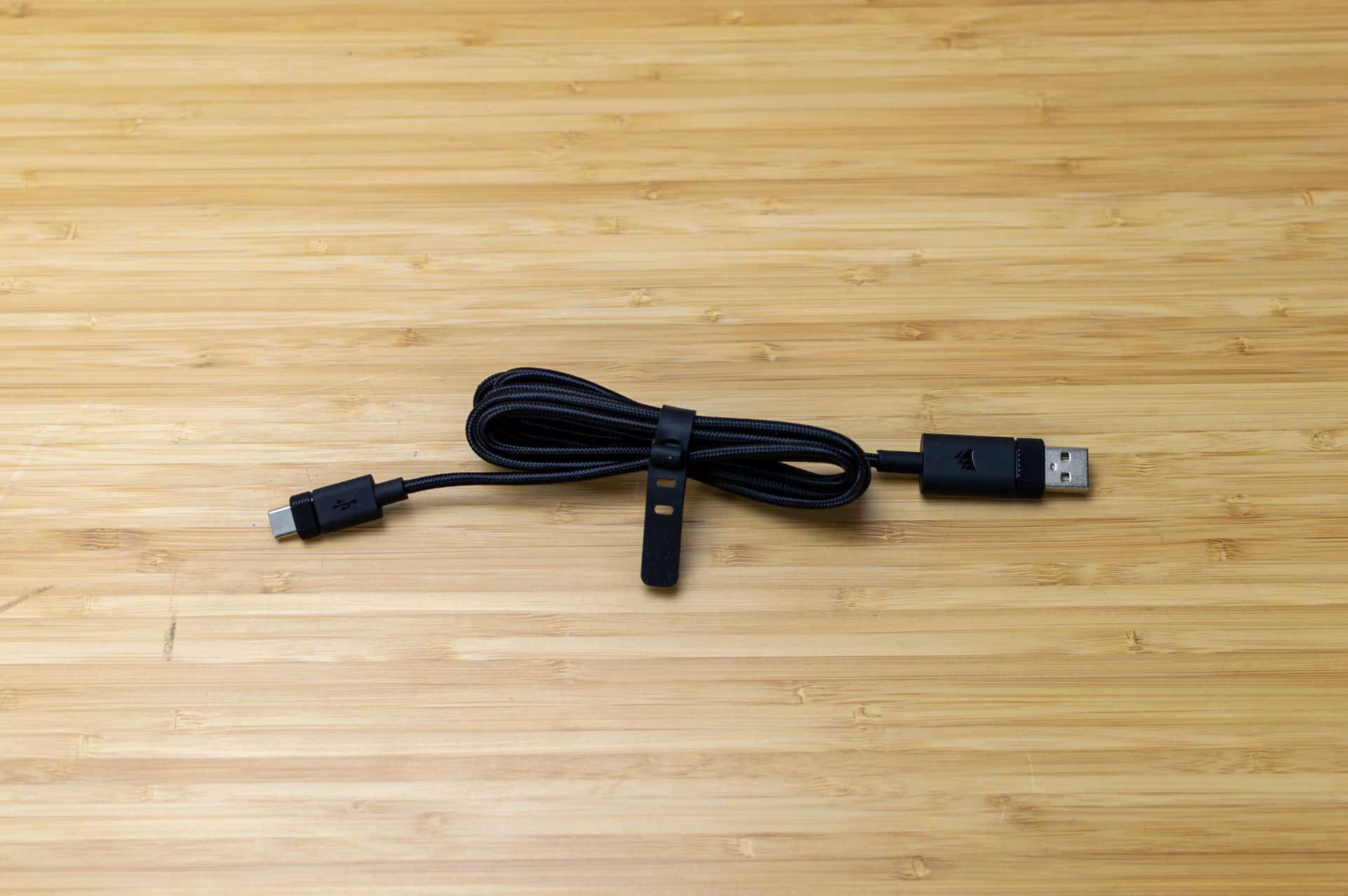 alfombrilla corsair mm700 cable trenzado
