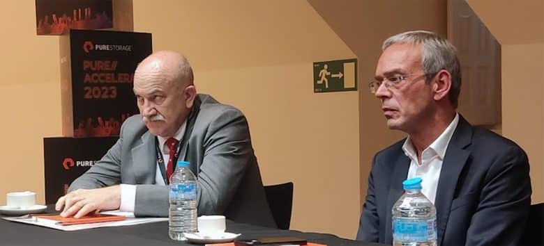 Félix Hernánz Beltrán, coronel del Ejército de Tierra del Ministerio de Defensa de España; y Valentín García Souto, director de innovación de Lantik, Sociedad de Tecnología e Innovación de la Diputación Foral de Bizkaia